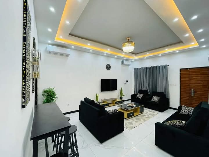 Villa duplex meublée 3 chambres en location à Agoe Réserve – à partir de 700 000 FCFA