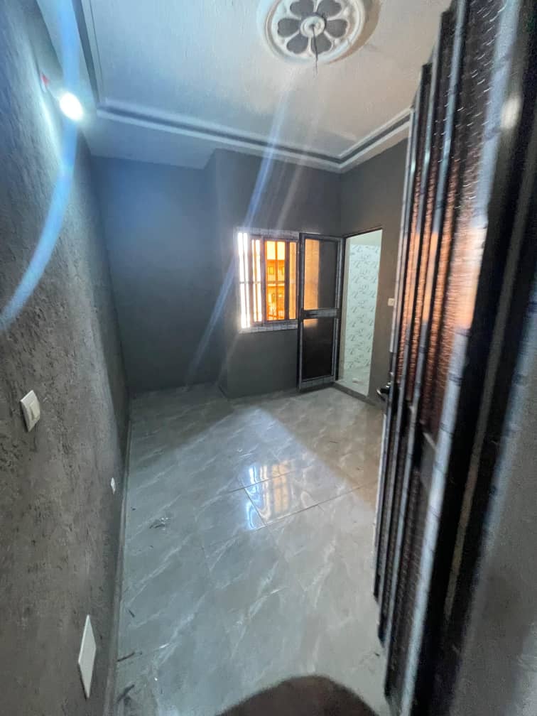 Appartement 2 chambres à louer à Agoè Plateau – 100 000 FCFA
