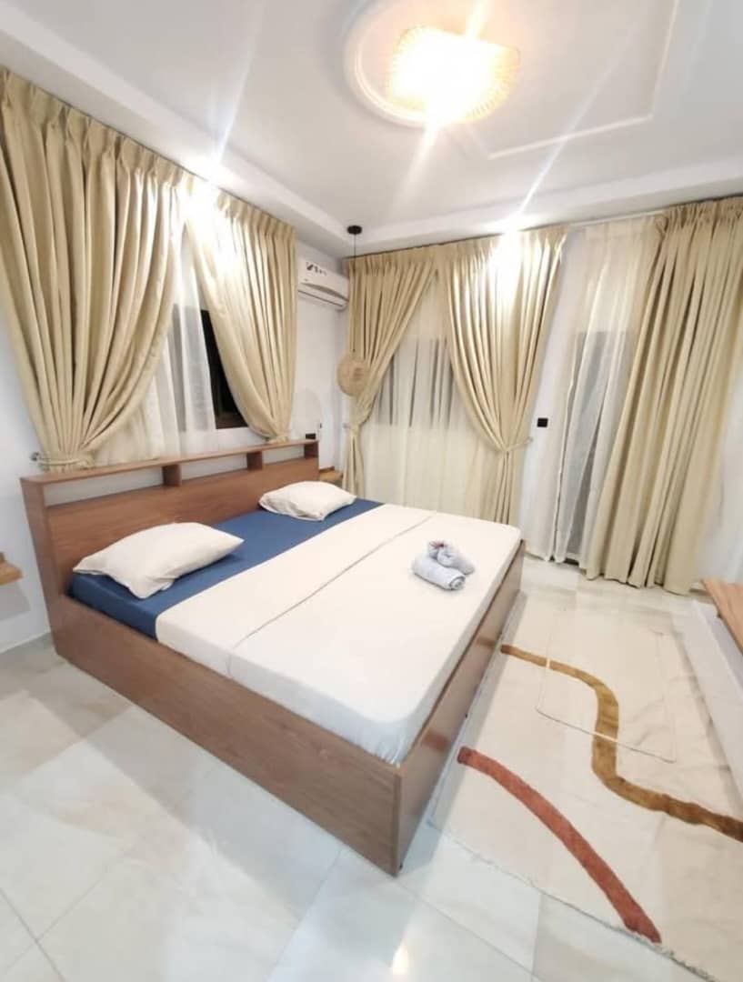 Villa duplex de 4 chambres meublée à louer à Adidogomé Sagbado – 800 000 FCFA/mois