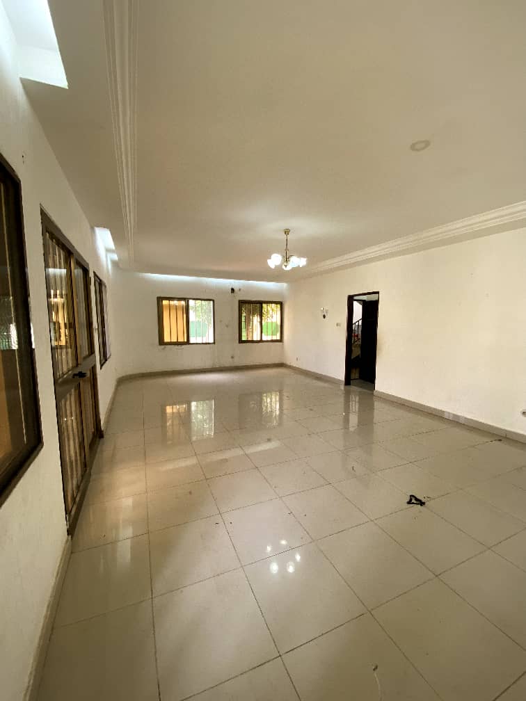 Villa 3 chambres à louer à Forever – 500 000 FCFA