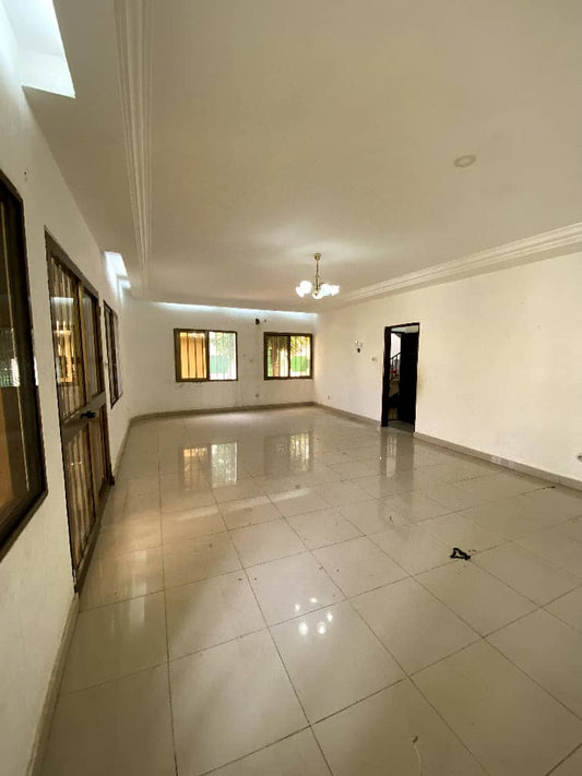 Villa 3 chambres à louer à Forever – 500 000 FCFA