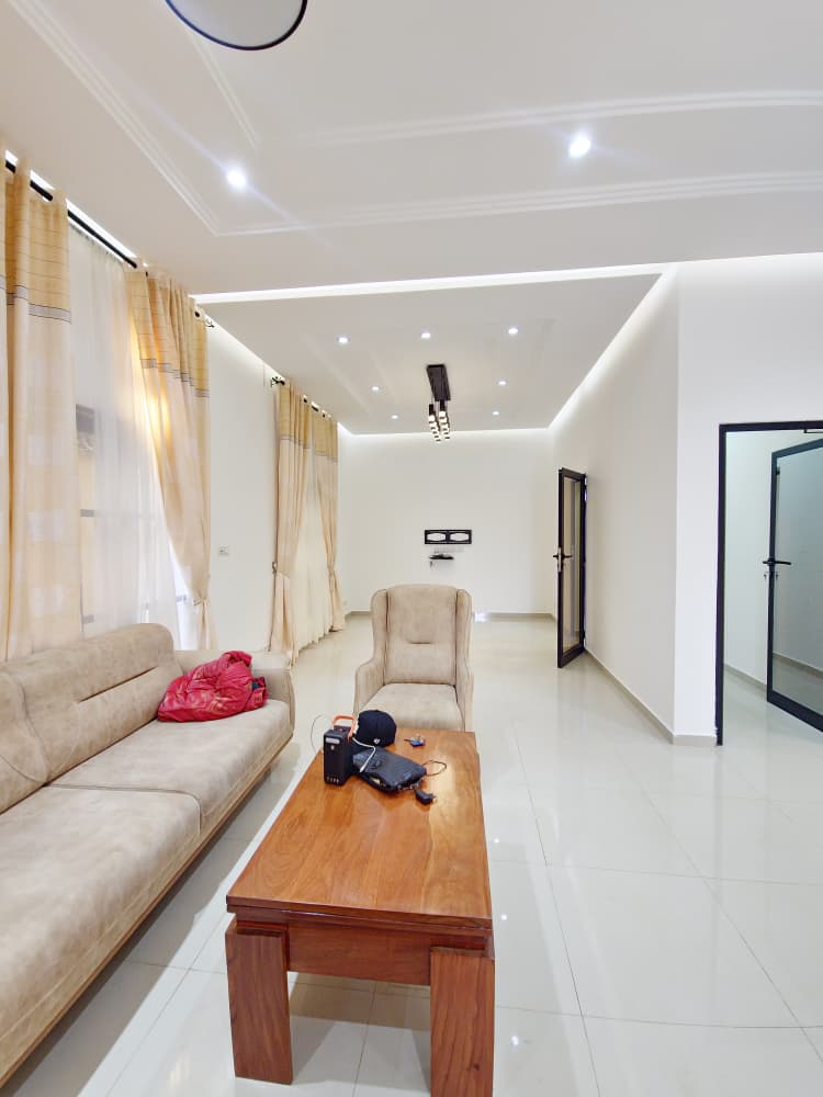 Villa duplex 5 chambres en vente à Légbassito Madjikpeto – 95 millions FCFA