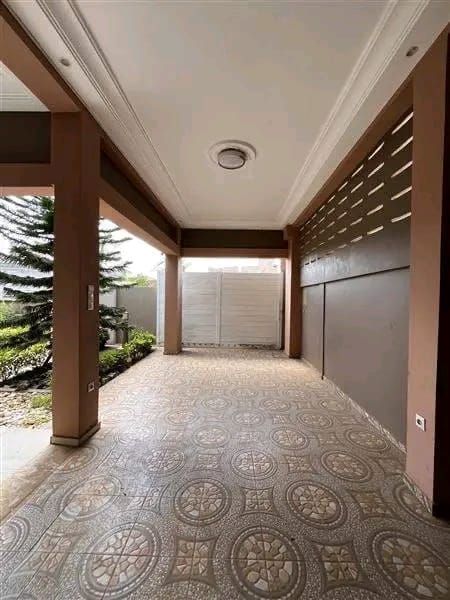 Villa 2 chambres de 251 m² à vendre à Cité Mokpokpo – 85 millions FCFA
