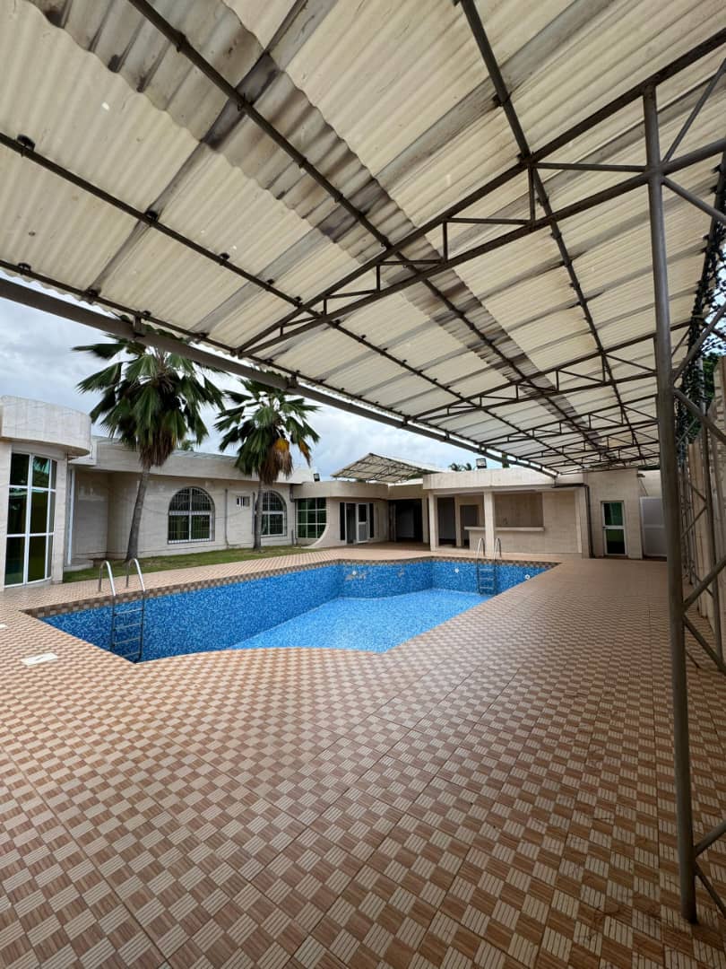 Villa 4 chambres à louer à Cité OUA – 1 500 000 FCFA
