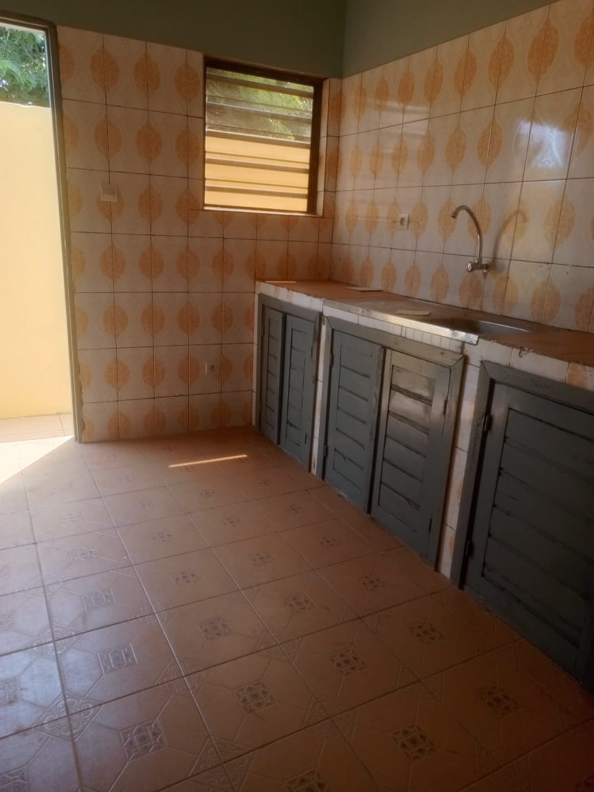 Villa 4 chambres avec boutique en vente à Zanguera Kpemé – 35 millions FCFA