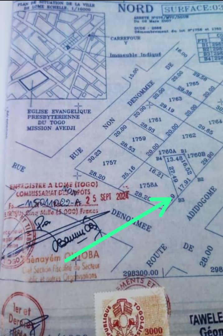Terrain d'un demi lot en vente au bord du goudron à Avedji Limousine – 80 millions FCFA
