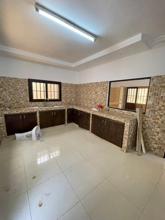 Villa basse 2 chambres à louer à Tokoin Forever – 450000 FCFA