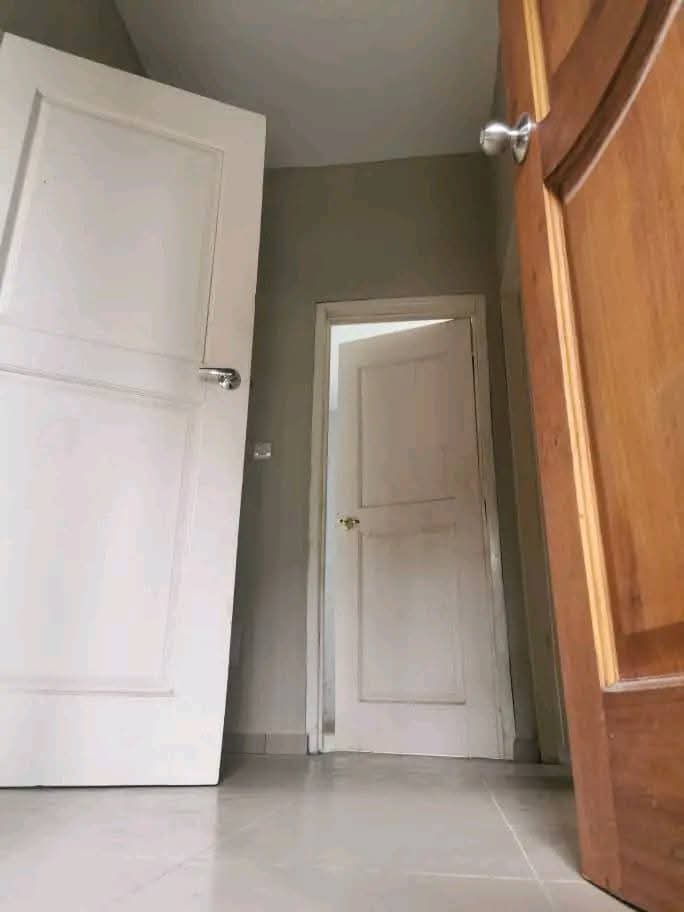 Maison 3 chambres salon en location à Kpogan – 160 000 FCFA par mois