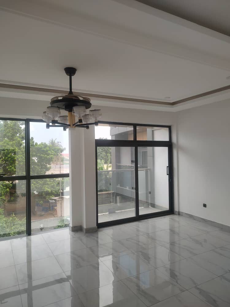 Triplex haut standing 4 chambres à louer à Adidogomé Sagbado – 350 000 FCFA