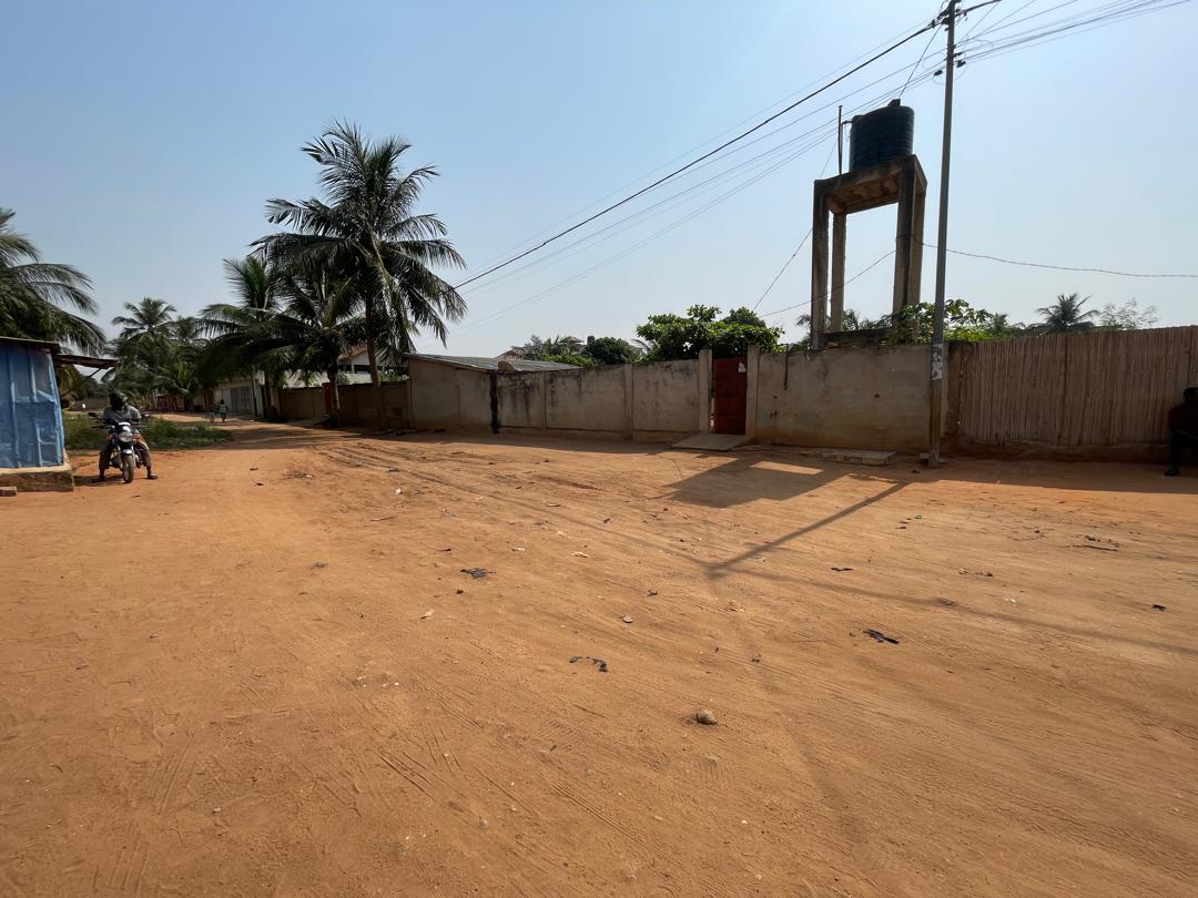 Terrain de 2 lots et demi en vente à Adidogomé IPG – 85 millions FCFA