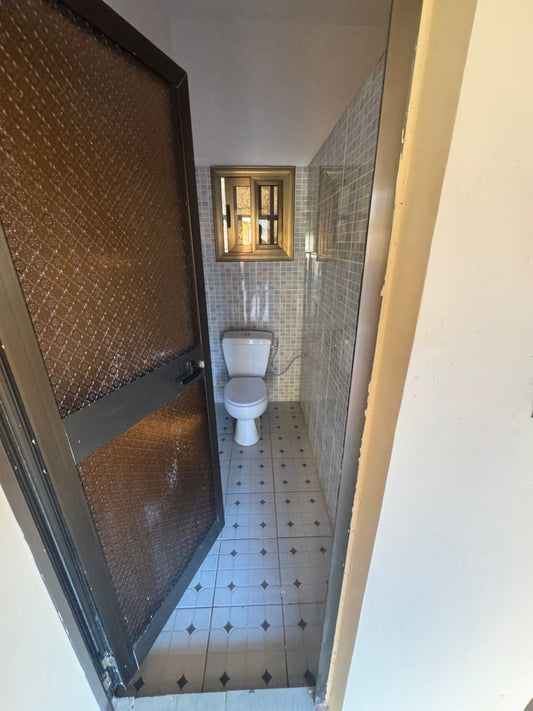 Maison cour unique en location à Adidogomé Logoté Carrefour Obena – 100 000 FCFA