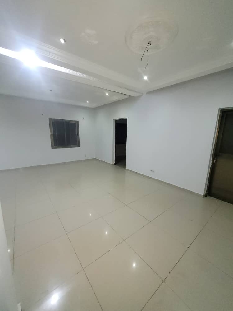 Villa 3 chambres en vente à Agoe près de l'école internationale Maarif – 90 millions FCFA