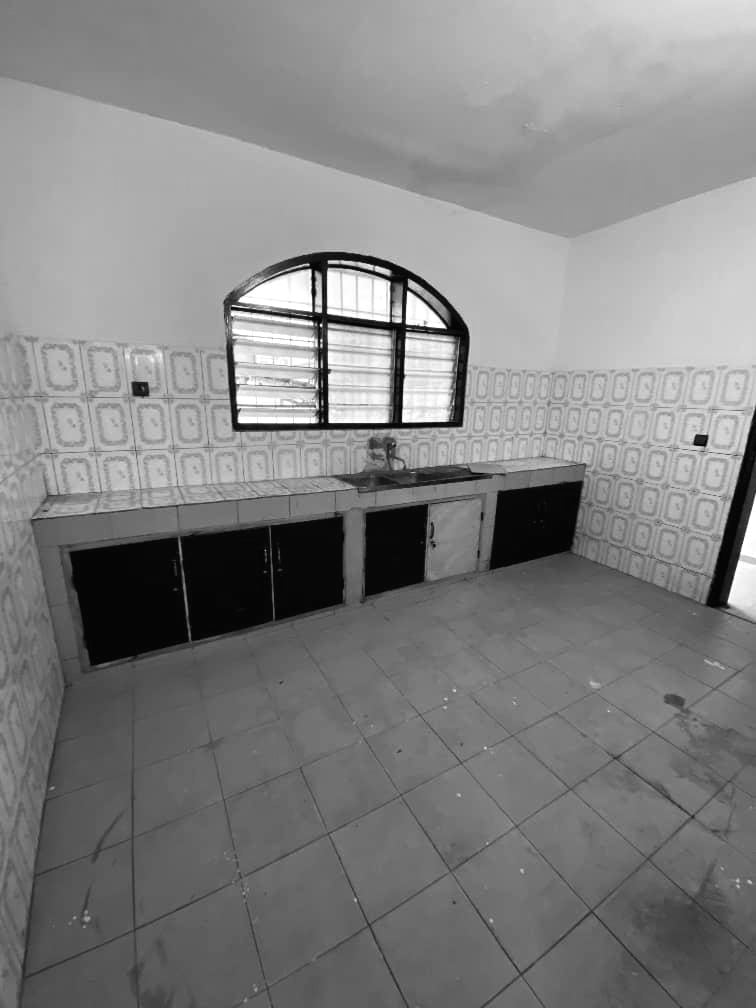 Villa basse 4 chambres en location à Avépozo catholique