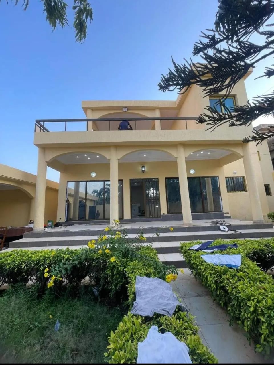 Villa duplex 9 chambres avec jardin, 714 m², en vente à Hedranawoé – 185 millions FCFA