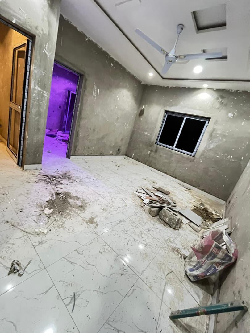 Appartement chambre salon en location à Djidjolé – 65000 FCFA