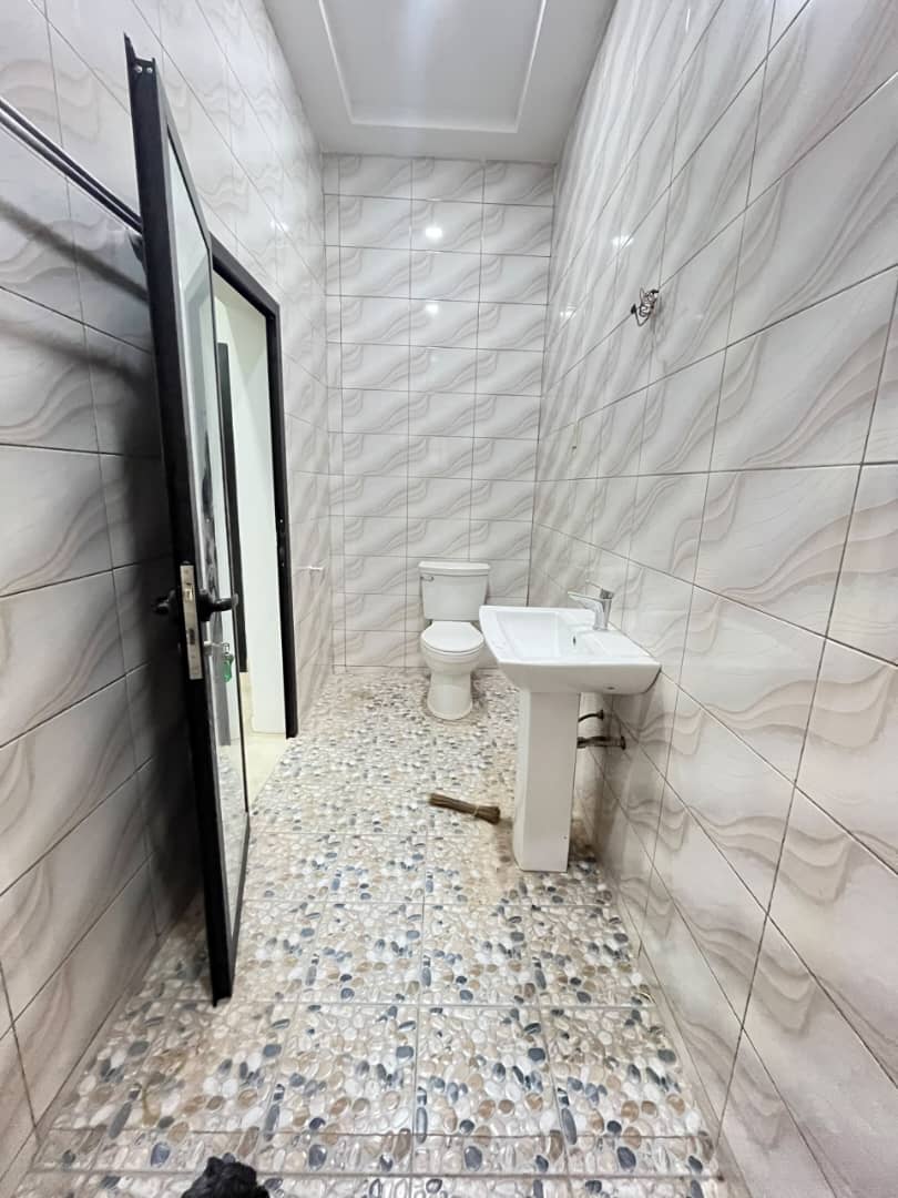 Appartement 3 chambres à louer à Amadahomé – 300 000 FCFA