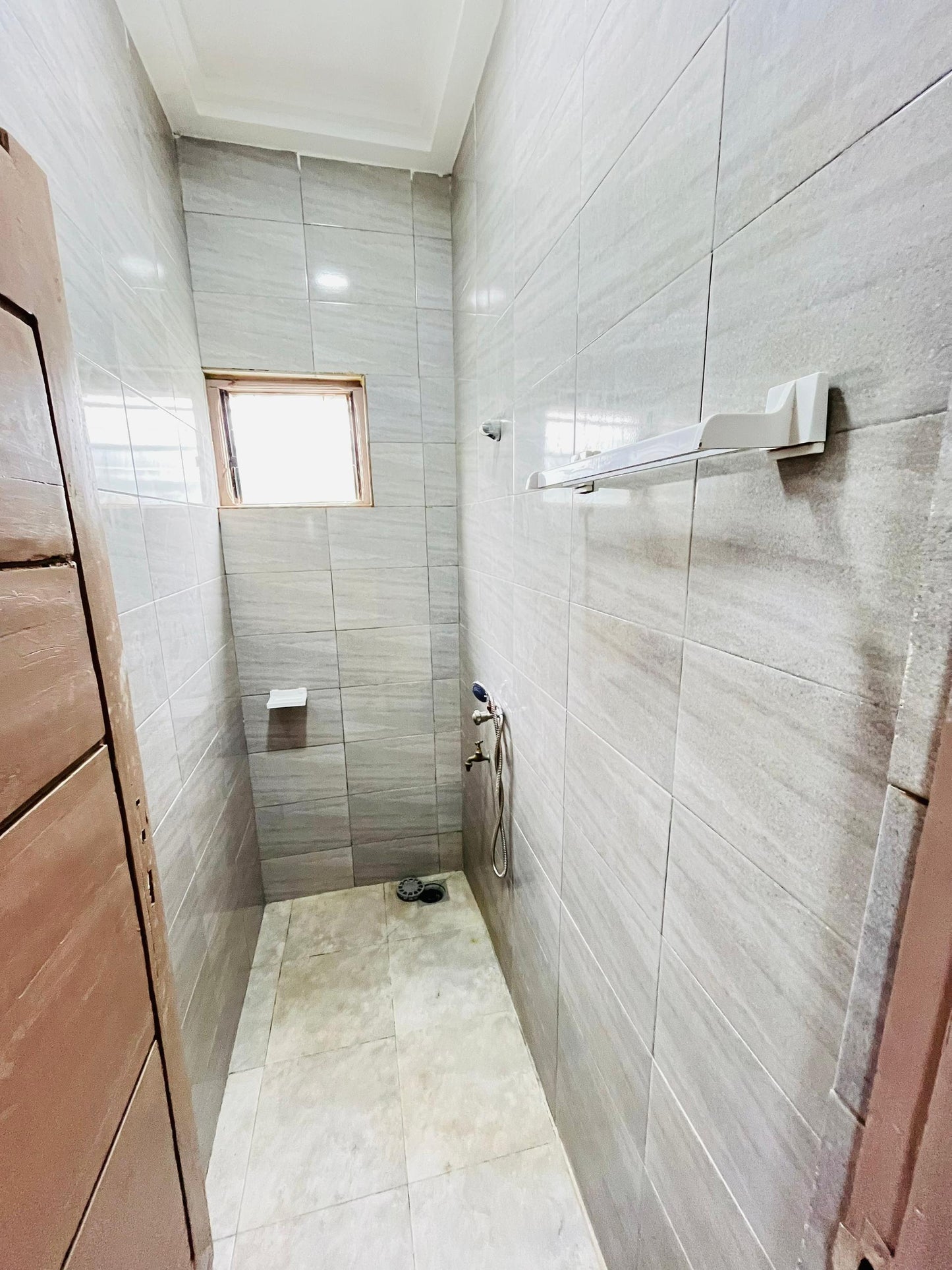 Villa 3 chambres en vente à Gbodjomé proche du goudron – 40 millions FCFA