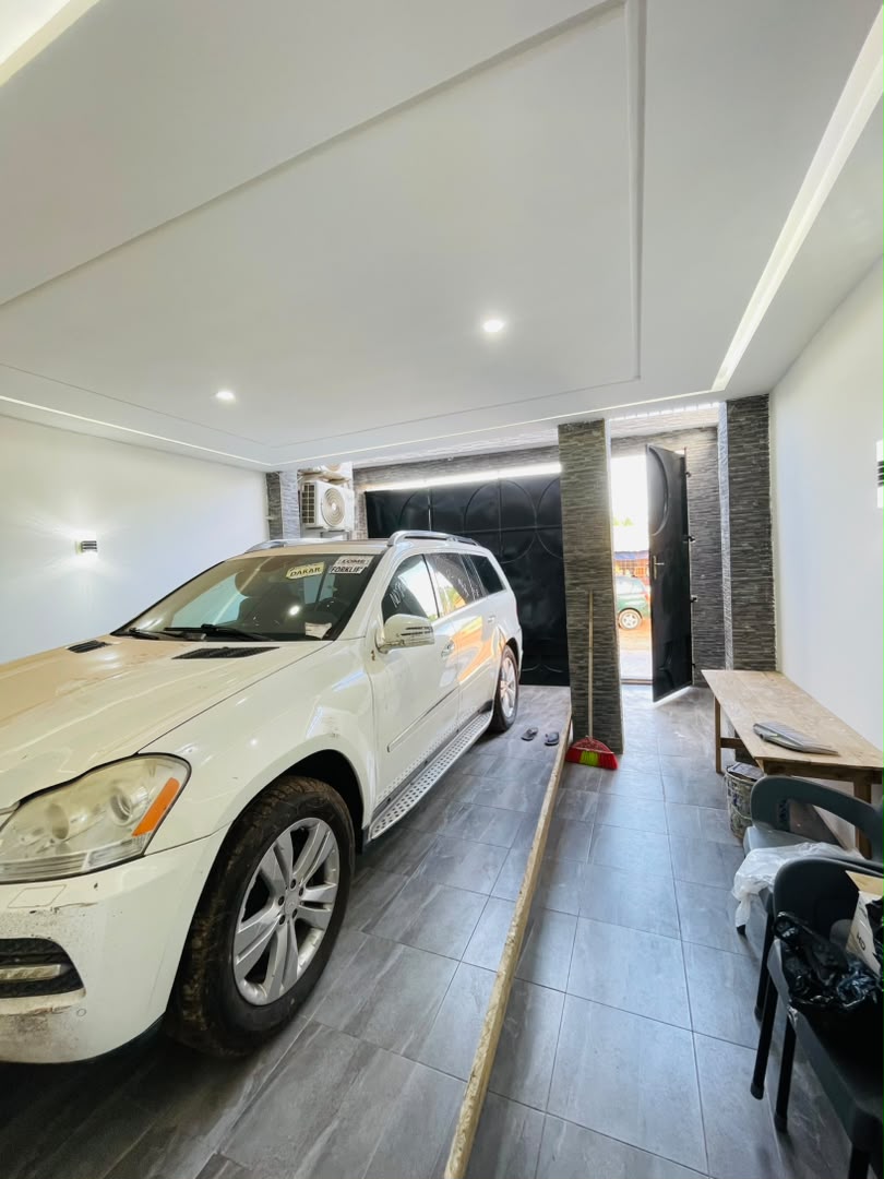 Villa 4 chambres de 150 m² à louer à Carrefour Agoè Coulcatché – 350 mill FCFA
