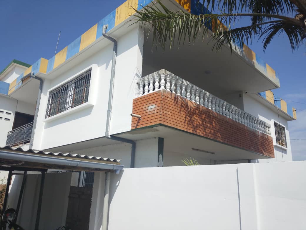 Villa duplex en vente à Ablogamé proche du goudron – 190 millions FCFA