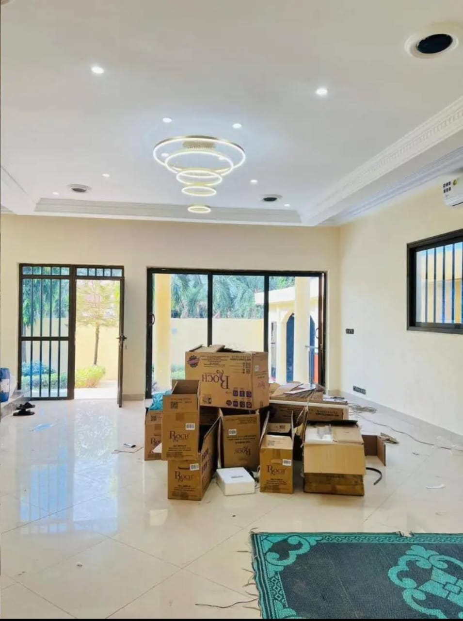 Villa duplex 9 chambres avec jardin, 714 m², en vente à Hedranawoé – 185 millions FCFA