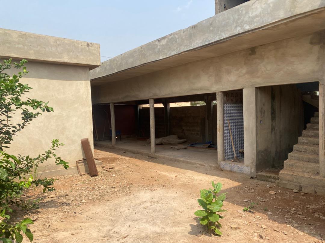 Villa 2 chambres en vente à Apessito Sadko – 28 millions FCFA