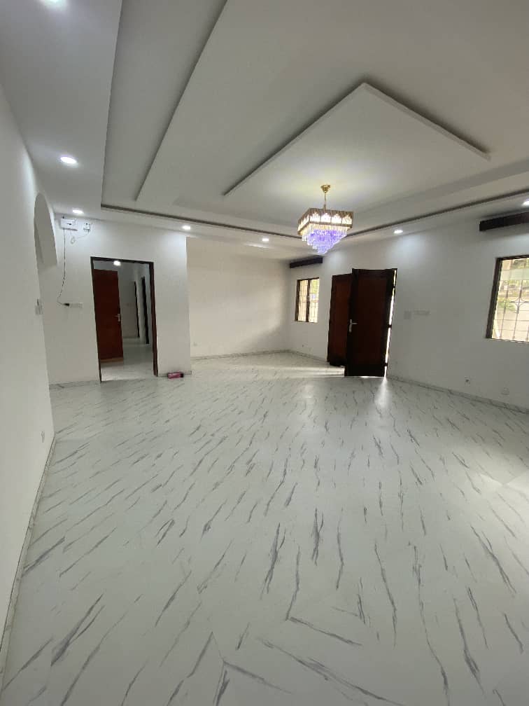 Villa 3 chambres à louer à Tokoin Forever – 450 000 FCFA