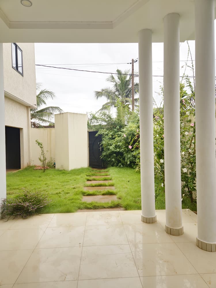 Villa duplex 4 chambres en vente à Agoè-Légbassito Madjikpéto – 95 millions FCFA