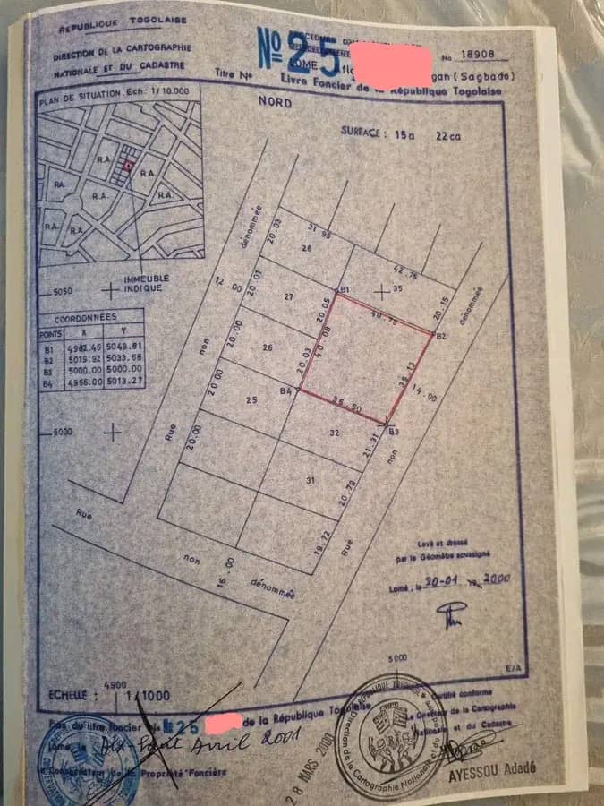 Terrain de 2 lots et demi en vente à Adidogomé derrière le lycée Moderne – 35 millions FCFA le lot