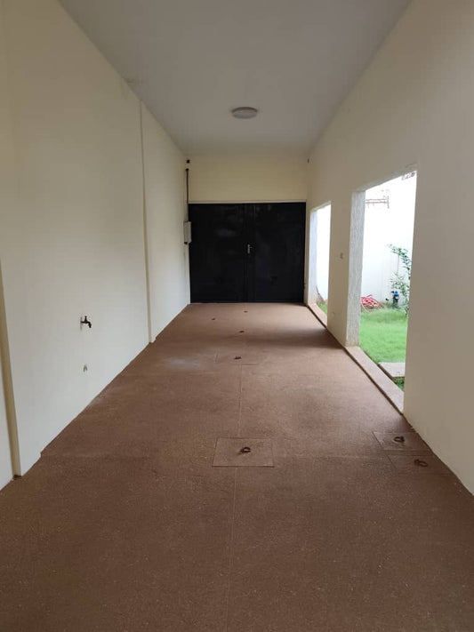Villa duplex 4 chambres à louer à Légbassito Madjikpeto – 400 000 FCFA