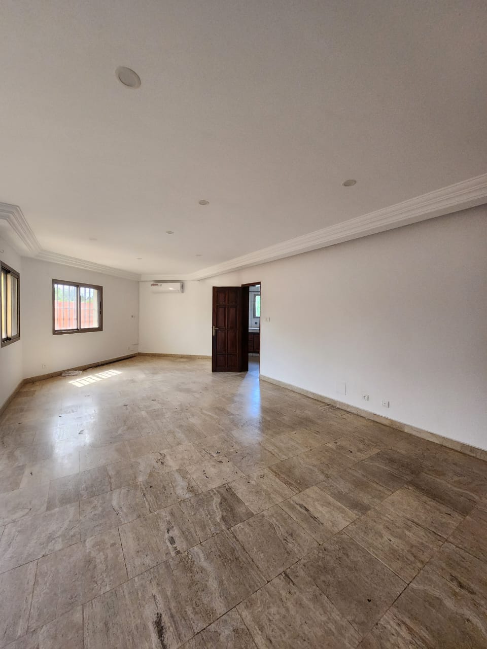 Grande villa duplex en location à Baguida – 700 000 FCFA