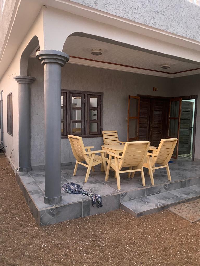 Villa meublée 3 chambres à louer à Avepozo, côté plage – 400 000 FCFA / mois