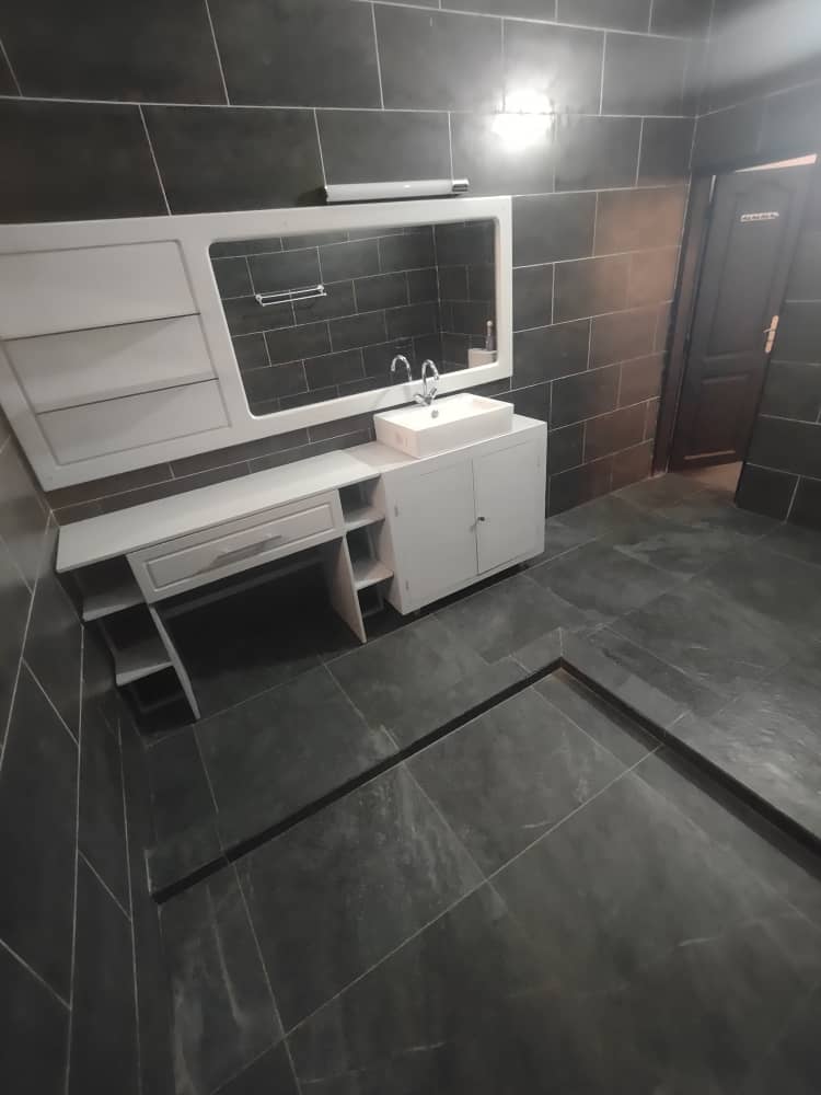 Appartement meublé haut standing en location à Nyekonakpoè – 280 000 FCFA