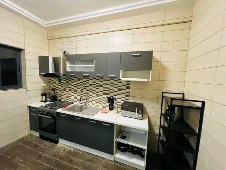 Appartement meublé 2 chambres salon à louer à Sagbado non loin du commissariat – 450 000 FCFA