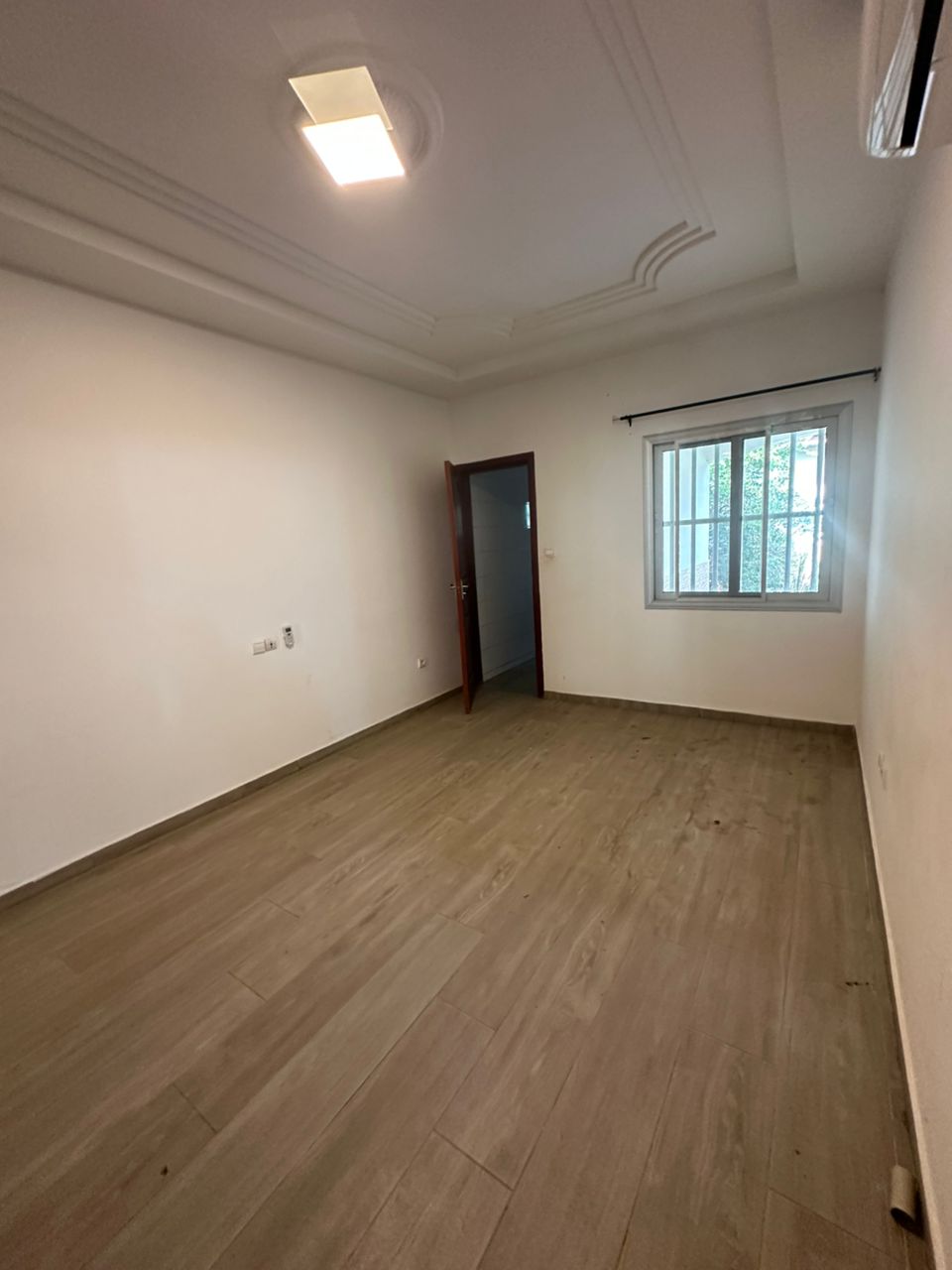 Villa 3 chambres à louer à Agoè Léo 2000 – 300 000 FCFA