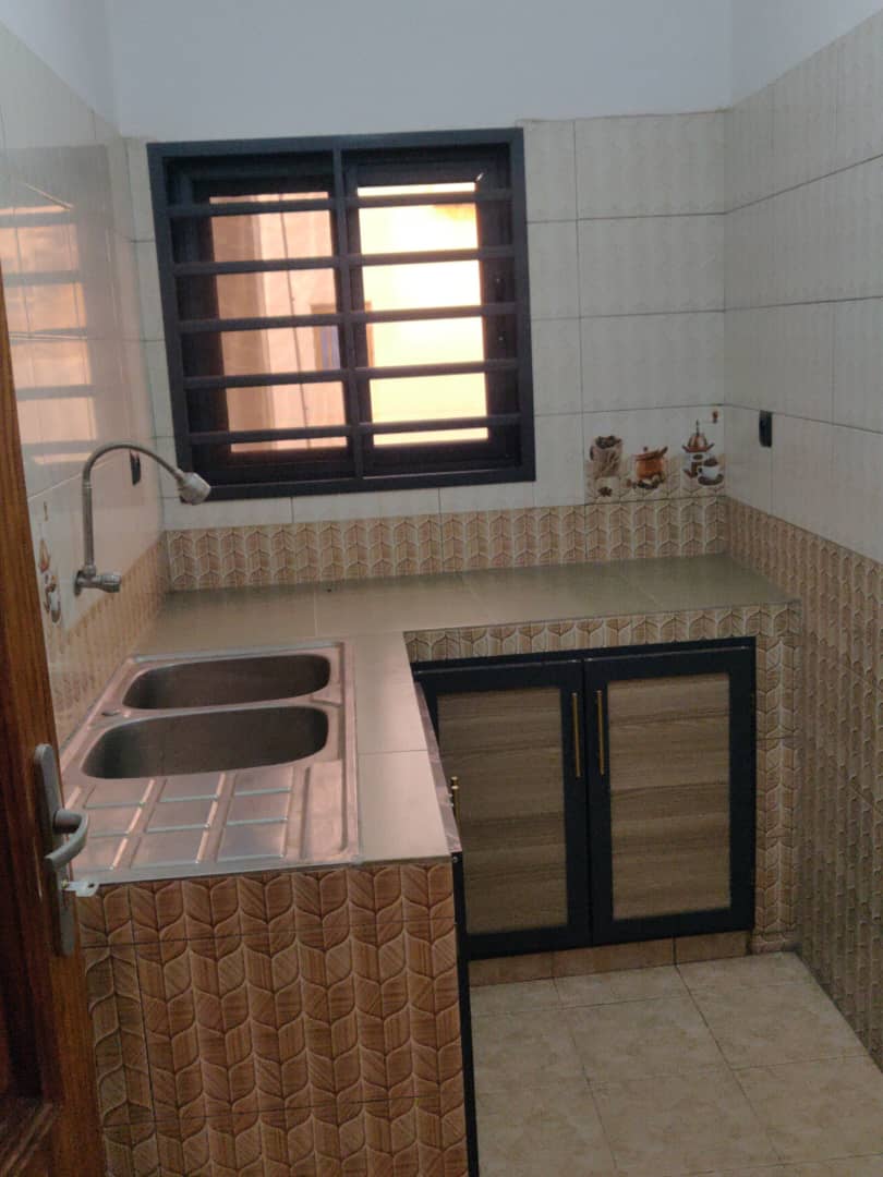 Appartement 3 chambres salon à louer à Hédzranawoé Tshinga – 140000 FCFA