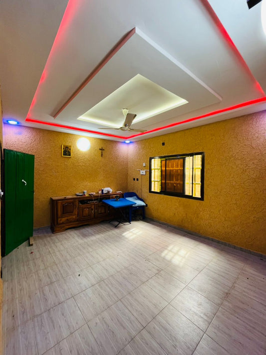 Mini villa 3 chambres avec boutique à louer à Agoe Telessou Entreprise de l'Union
