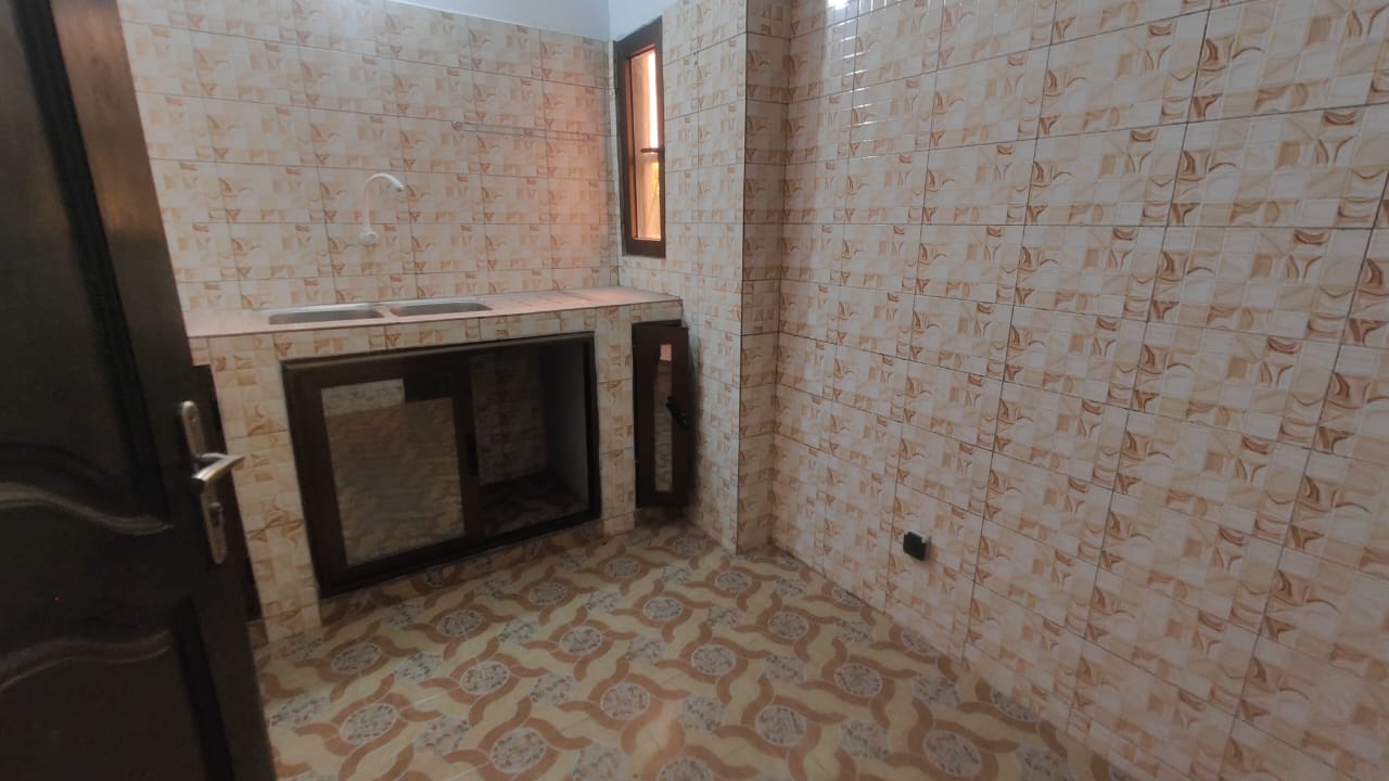 Appartement 2 chambres à louer à L'entreprise de l'union – 120 000 FCFA