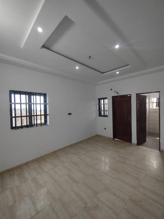 Appartement 2 chambres à louer à Tokoin Adewui Eamau – 150 000 FCFA