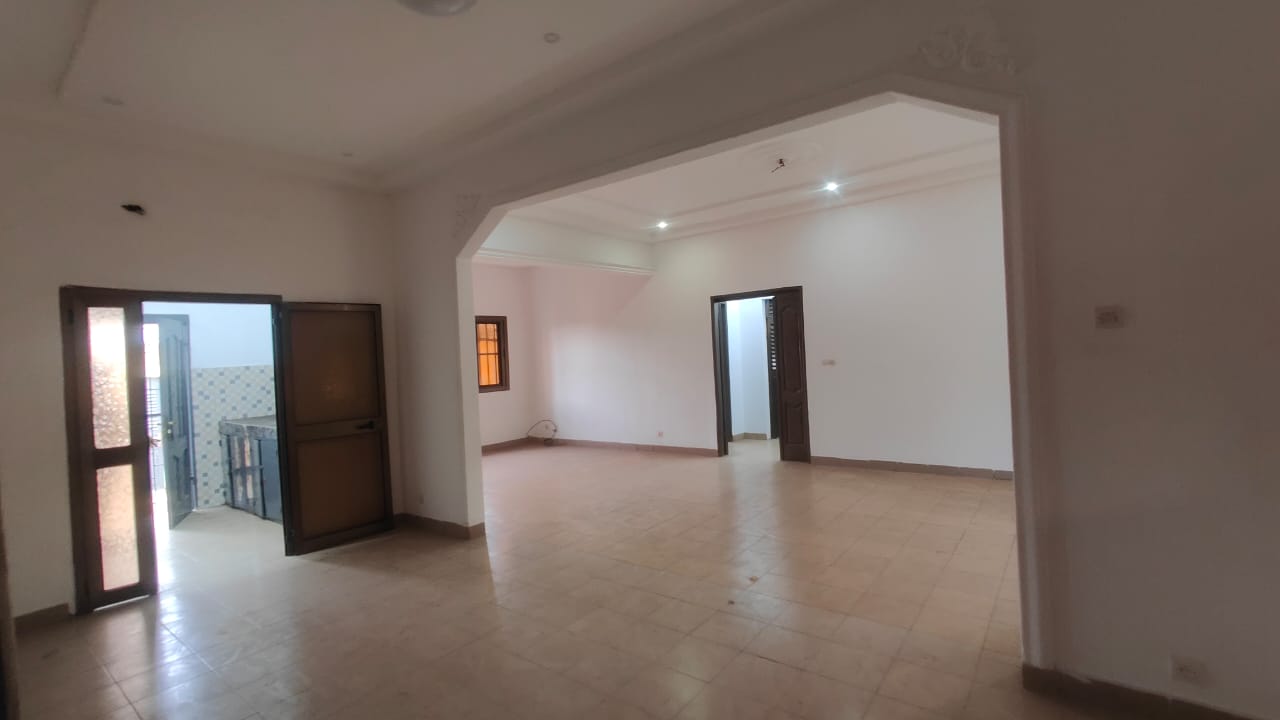 Villa 3 chambres en location à Adewui – 300 000 FCFA