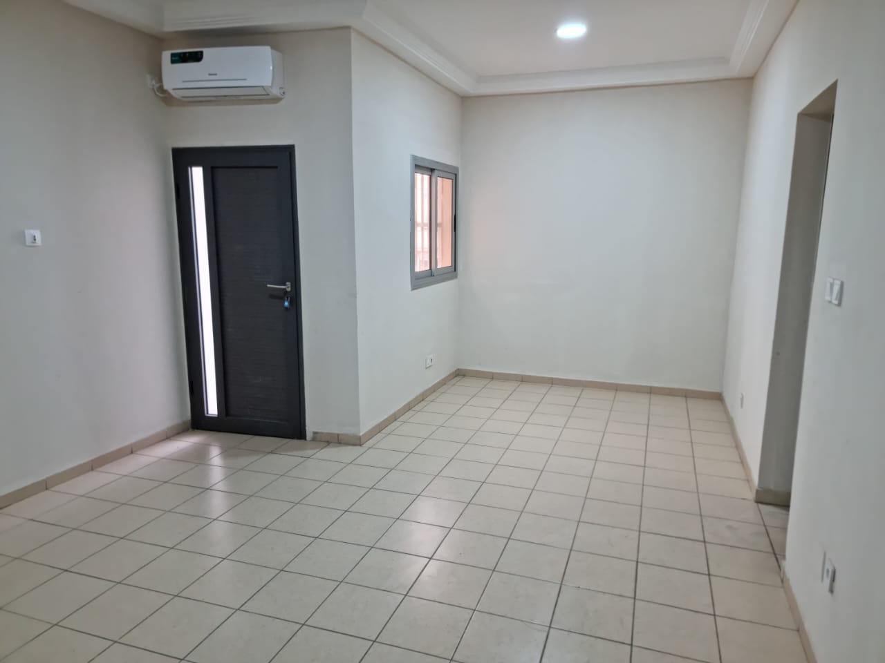 Villa duplex 5 chambres en location à Dékon non loin de Akif
