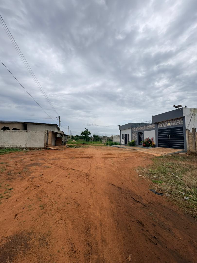Terrain en vente à Kpala Avenyakè non loin de l'école Humilité et Respect – 9 millions FCFA
