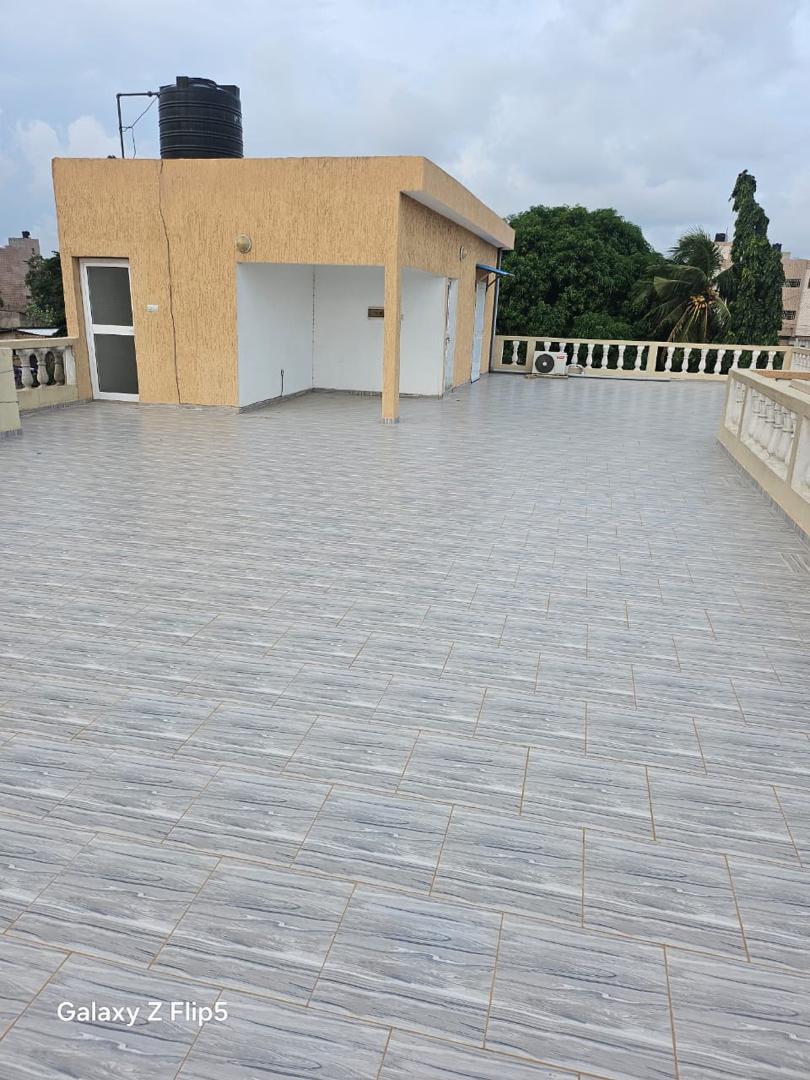Villa duplex 4 chambres en location à Tokoin Doumassesse – 700000 FCFA/mois