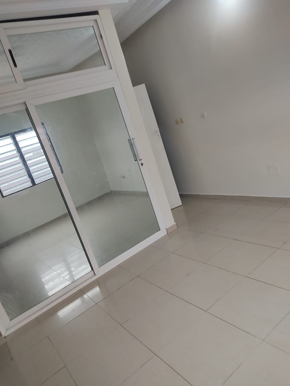 Villa 4 chambres en location à Avépozo – 200000 FCFA
