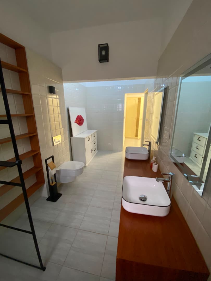 Villa meublée 4 chambres en location à Akodessewa – 1 200 000 FCFA