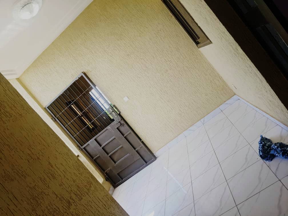 Appartement 2 chambres salon à louer à Ségbé Klémé – 70 000 FCFA