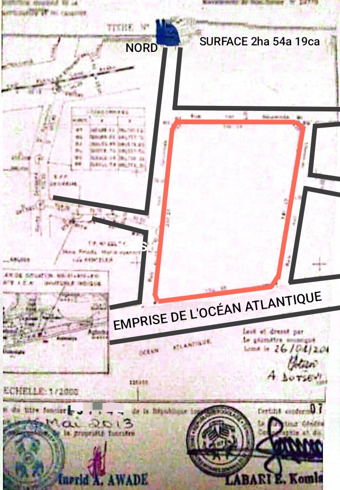 Terrain de 21000 m² en vente en angle de rue en bordure de plage à Agbodrafo Dévikinmé – 25 millions FCFA le lot