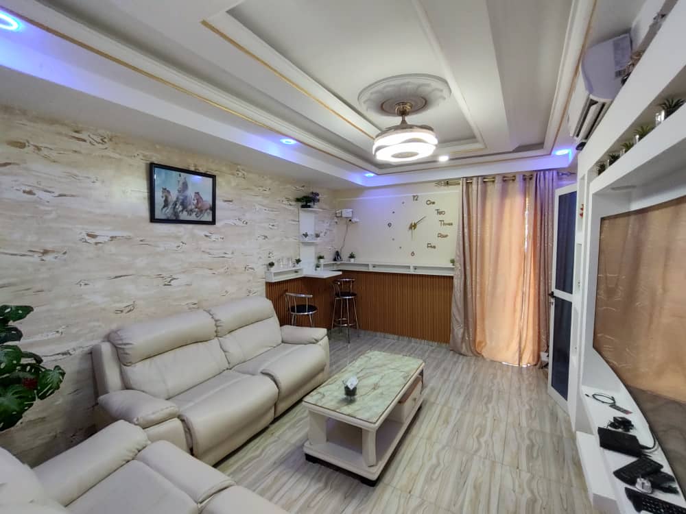Mini villa meublée 2 chambres à louer à Agoè Demakpoè – 400 000 FCFA