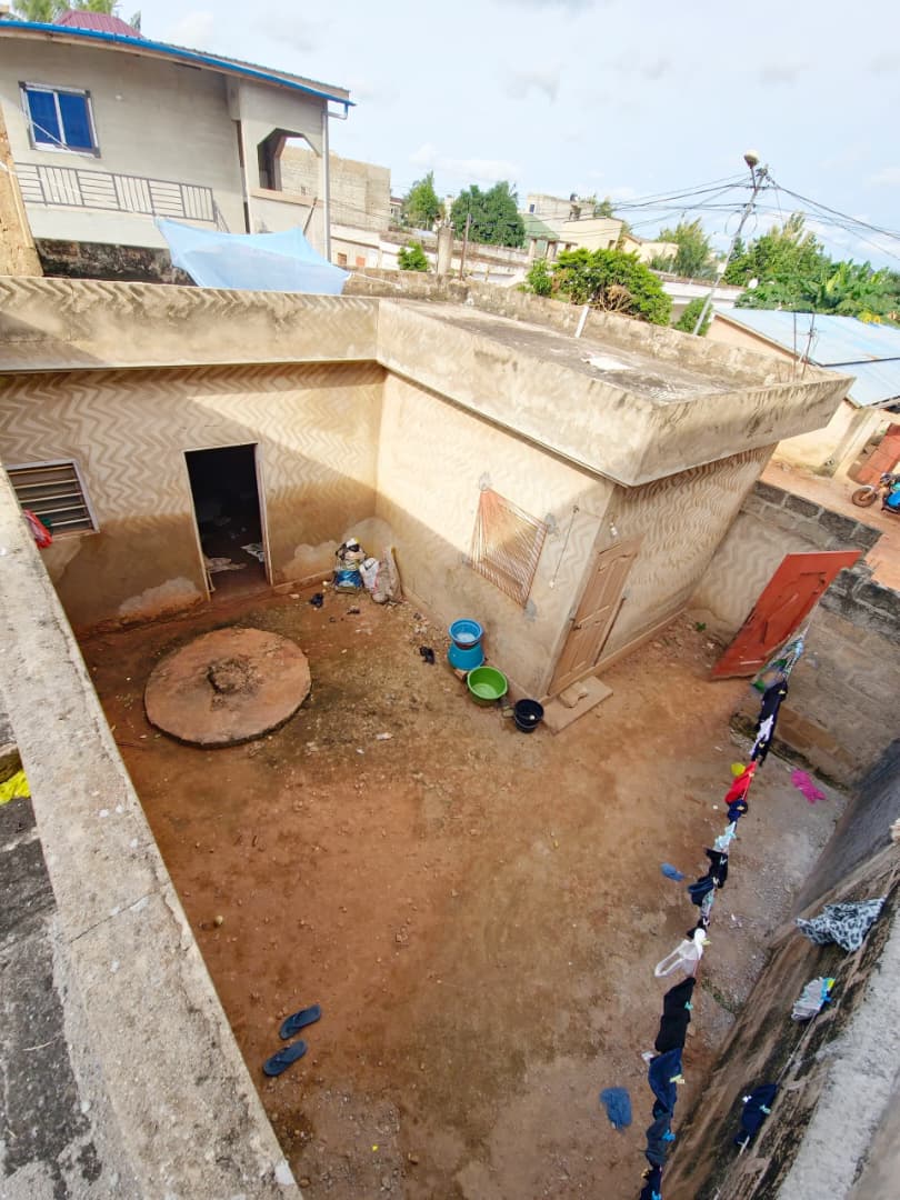 Villa 3 chambres de 100 m² en vente à Segbé Akato, proche du goudron – 25 millions FCFA