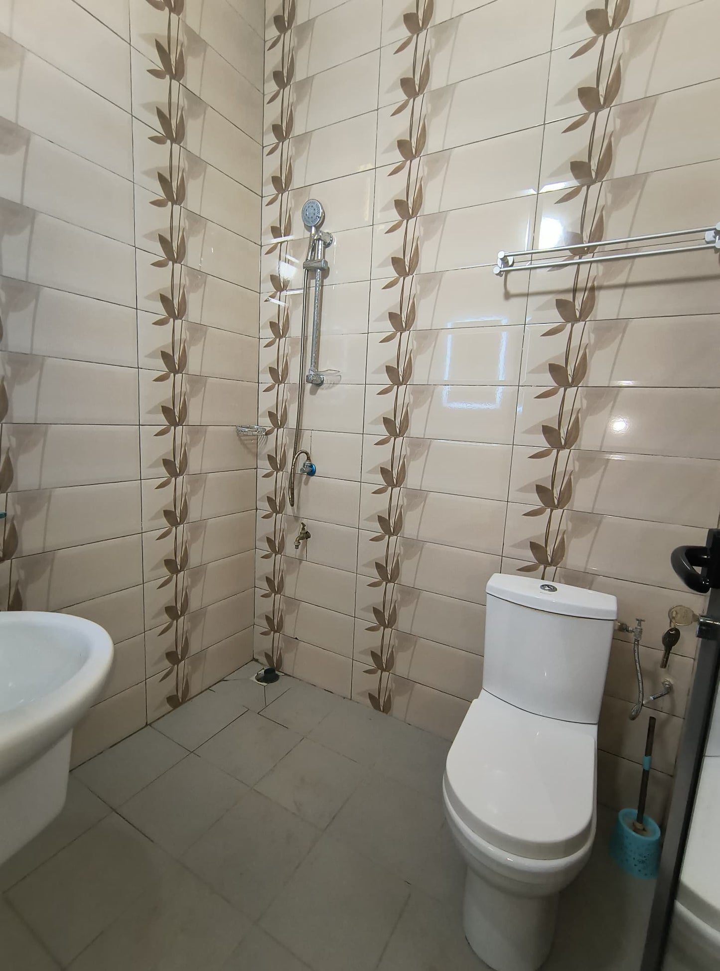 Appartement 2 chambres à louer à Tokoin proche du goudron – 200 000 FCFA