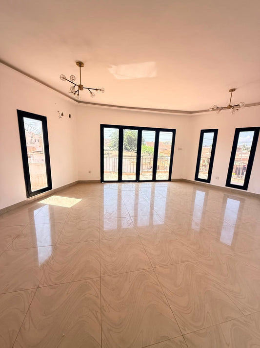 Villa 6 chambres à louer à Nyekonakpoé – 800 000 FCFA